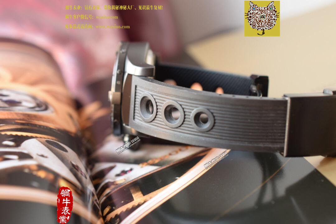 【实物图鉴赏】NOOB厂1:1复刻手表之百年灵复仇者系列黑钢表壳黑面表盘橡胶表带腕表 / BL015.0