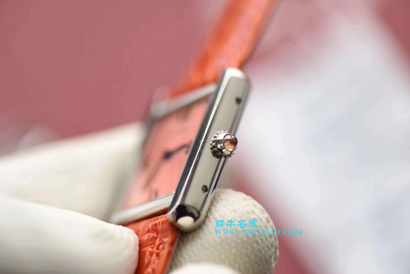 【独家视频测评K11厂一比一超A高仿手表】卡地亚坦克系列 W5200000 粉面女士石英腕表 / KAD008