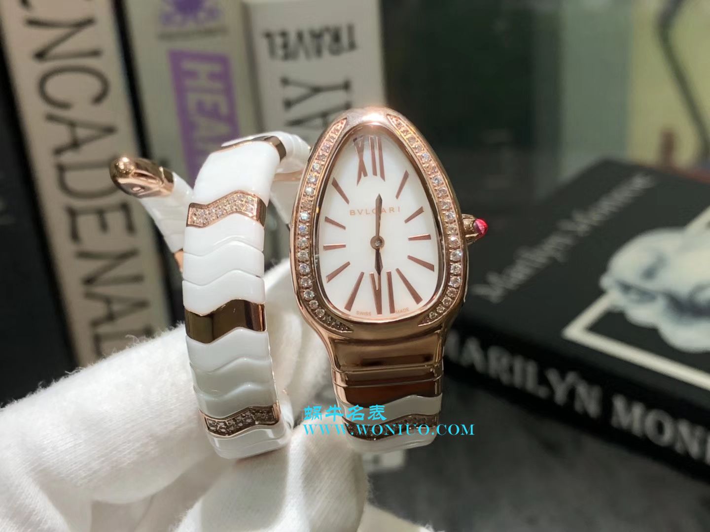 宝格丽Serpenti Spiga系列腕表集女性制表工艺之大成蛇形腕表 / BG005