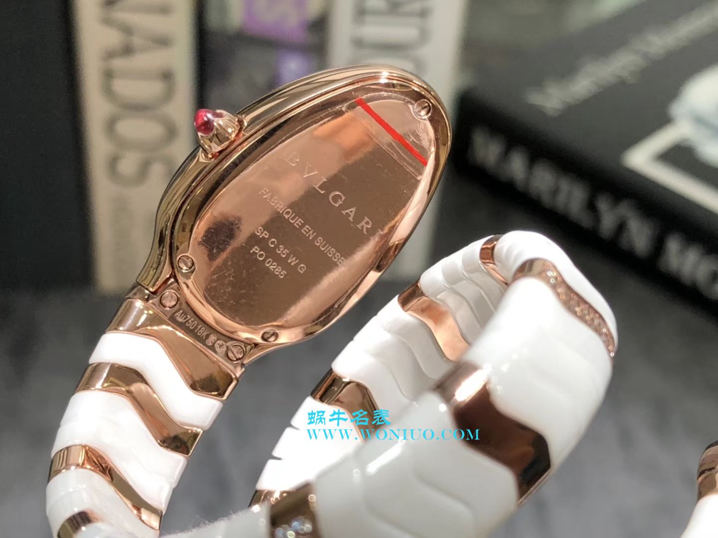 宝格丽Serpenti Spiga系列腕表集女性制表工艺之大成蛇形腕表 / BG005