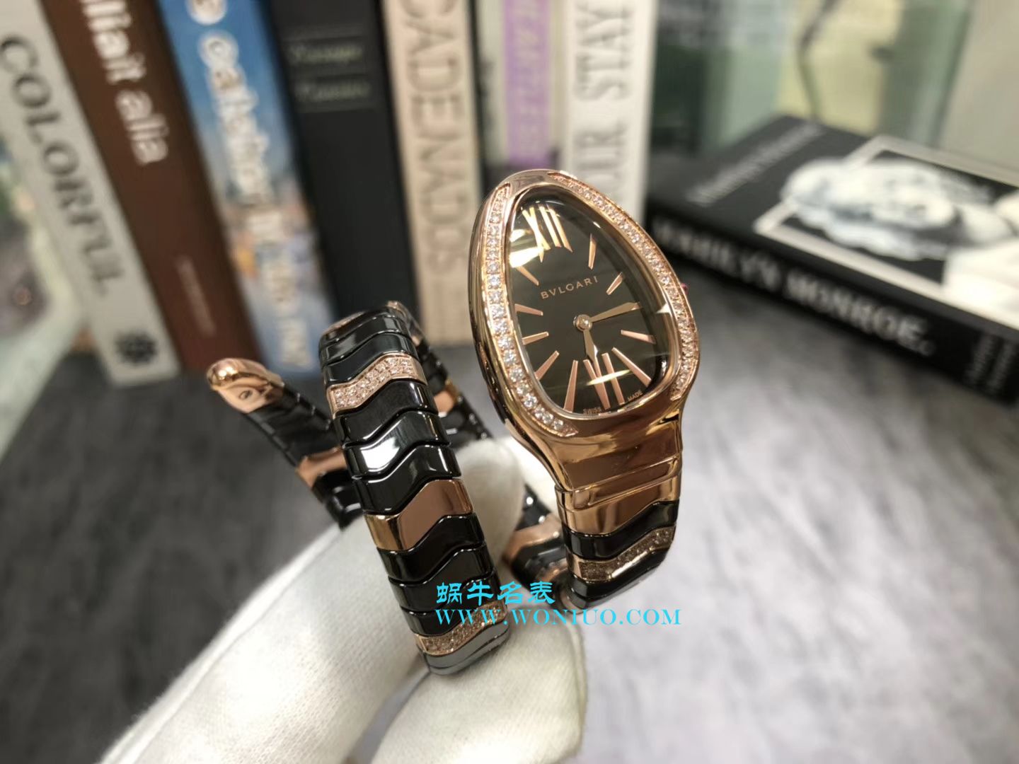 宝格丽Serpenti Spiga系列腕表集女性制表工艺之大成蛇形腕表 / BG005