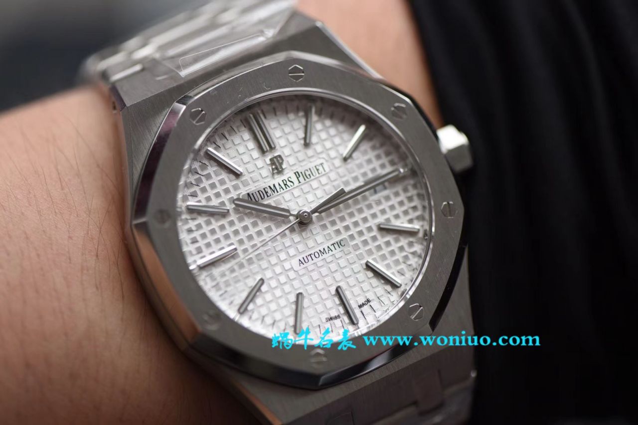 【视频解说】JF厂一比一高精仿手表之爱彼皇家橡树系列15400ST.OO.1220ST.02男表 / APBF022B