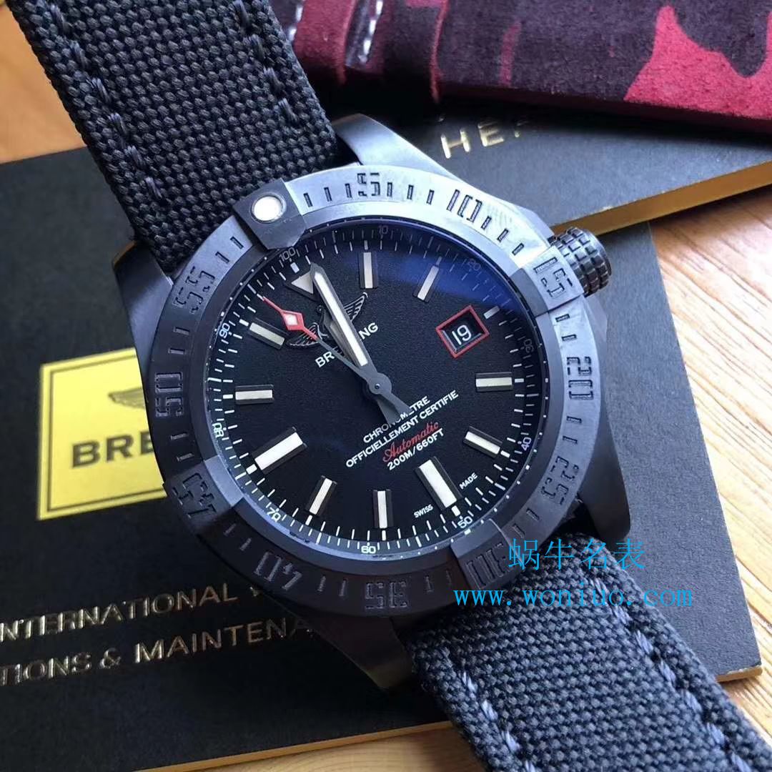 原单新款，百年灵复仇者黑鸟，44mm，原厂钛金属表壳 / BL087