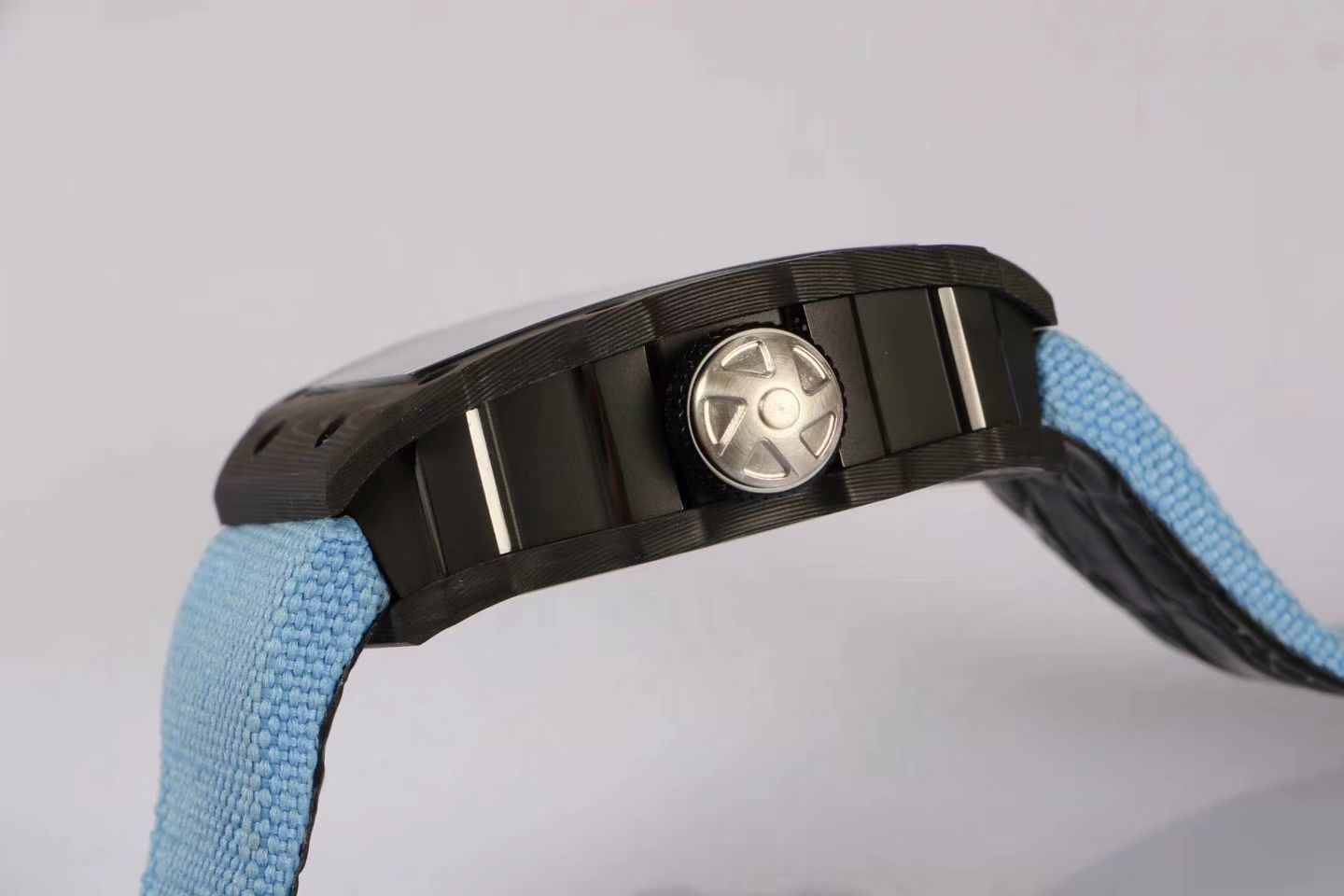 【RICHARD MILLE】复刻高仿RM53-01 这款腕表充满动感与活力 / RM53-01