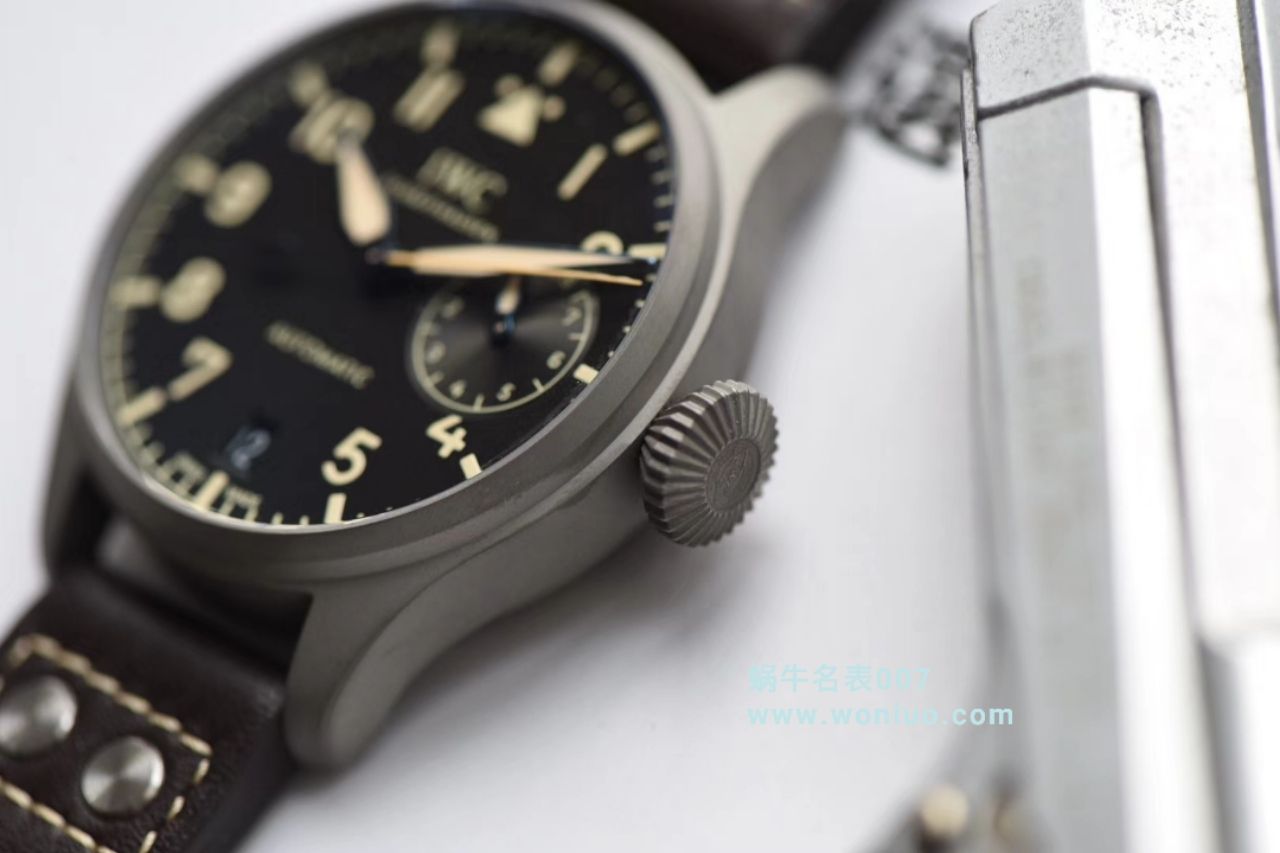 YL最新力作 腕表型号：IW501004）万国高仿复刻IWC这款大型飞行员传承腕表 / WG321