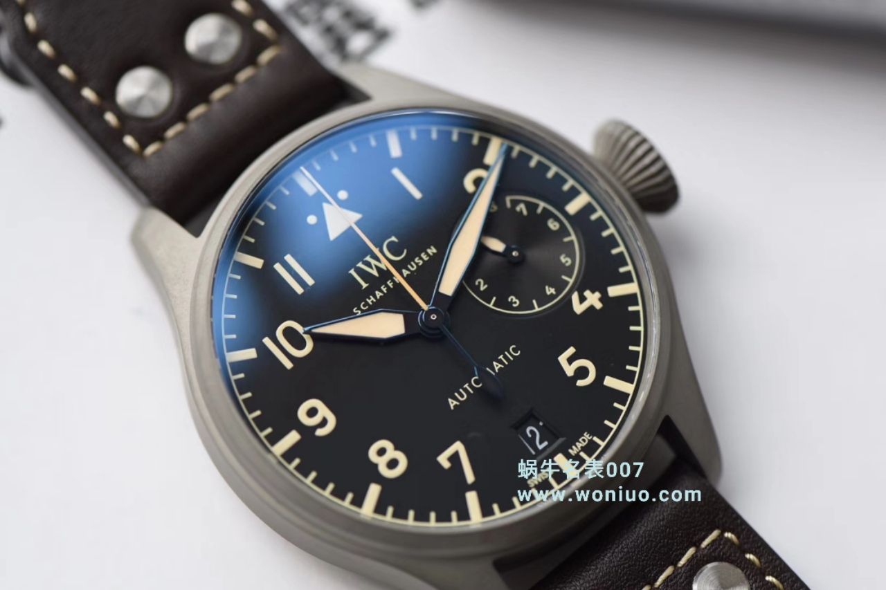 YL最新力作 腕表型号：IW501004）万国高仿复刻IWC这款大型飞行员传承腕表 / WG321