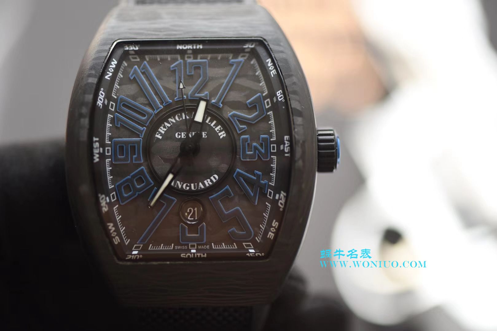 法穆兰FRANCK MULLER复刻高仿再创新作V45在夜幕低垂之时，Vanguard Carbon  fibre 展现充满未来感的外型，令人耳目一新 / FL026