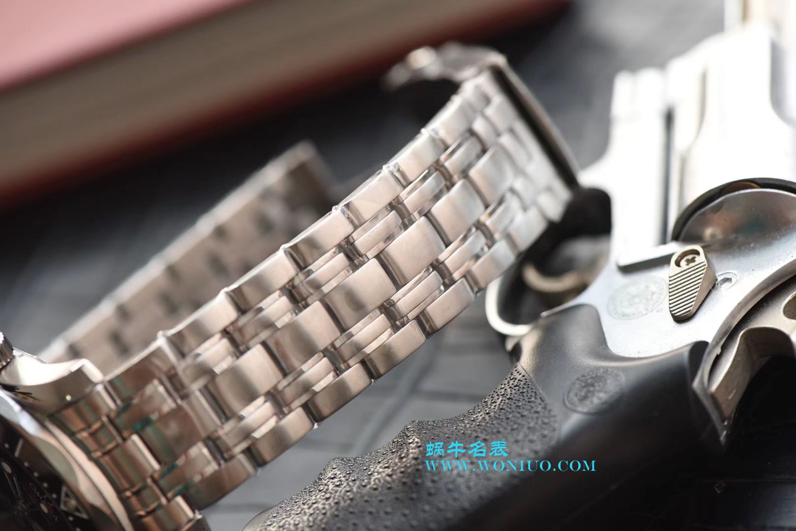 【VS一比一复刻高仿手表】欧米茄海马系列210.30.42.20.01.001腕表 / M333