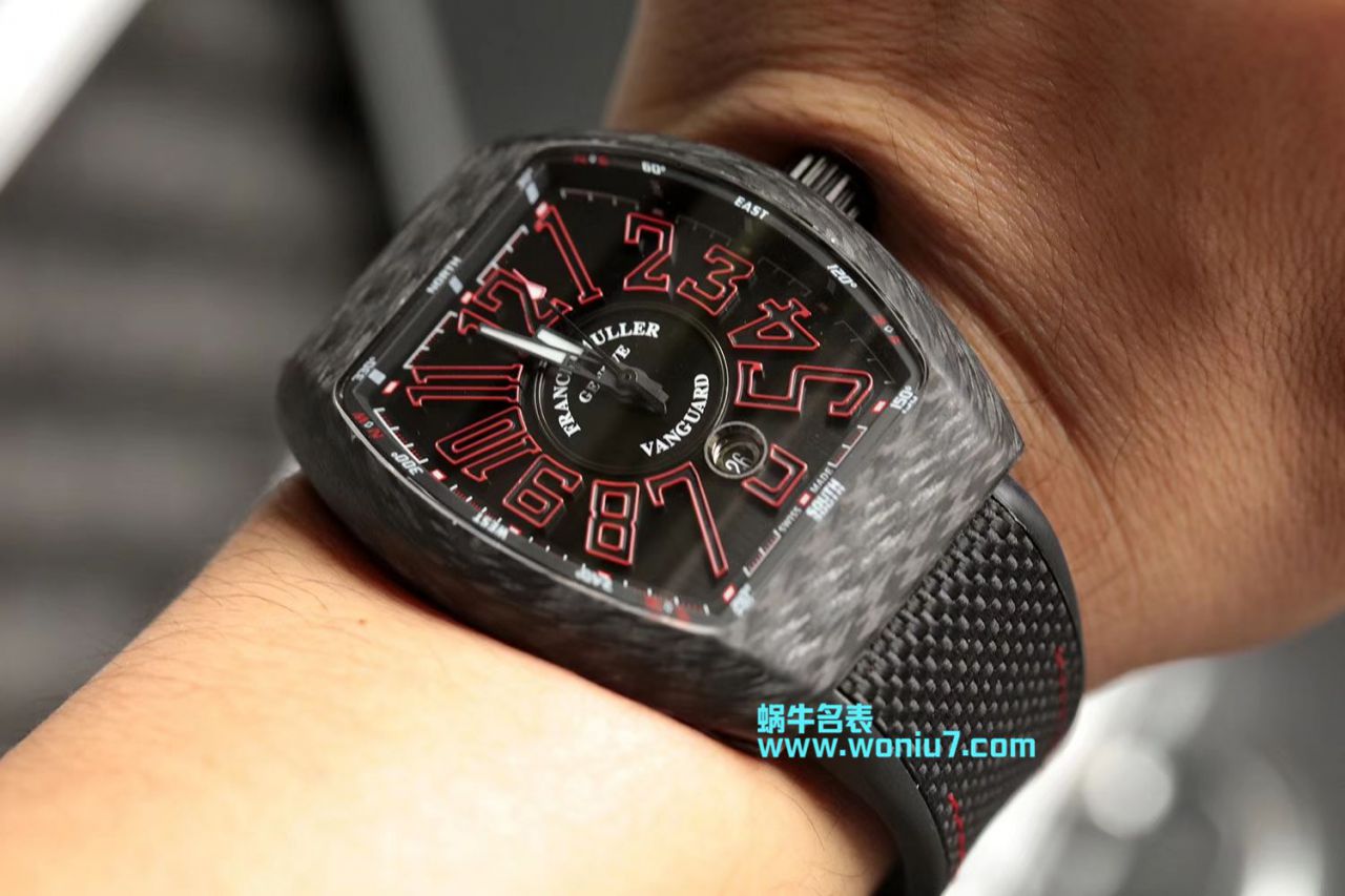 法穆兰FRANCK MULLER复刻高仿再创新作V45在夜幕低垂之时，Vanguard Carbon  fibre 展现充满未来感的外型，令人耳目一新 / FL026