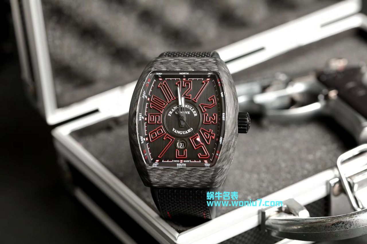 法穆兰FRANCK MULLER复刻高仿再创新作V45在夜幕低垂之时，Vanguard Carbon  fibre 展现充满未来感的外型，令人耳目一新 / FL026