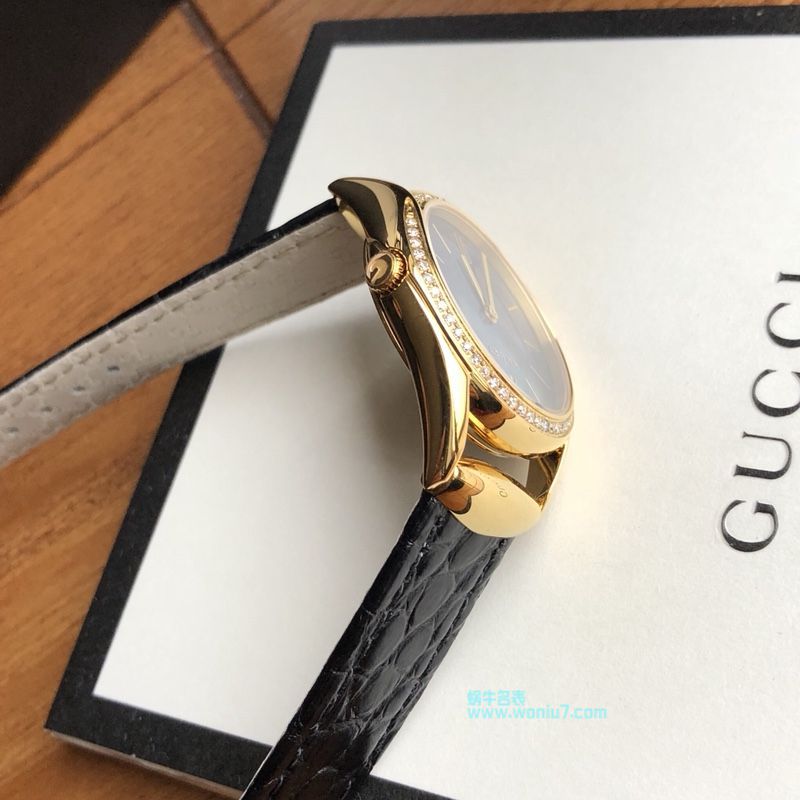 高端原单女装硬货！下手要快！Gucci新款真钻石英女表，表盘镶嵌52颗Vs1.1真钻、珍珠贝母面 / GUCCI KK11