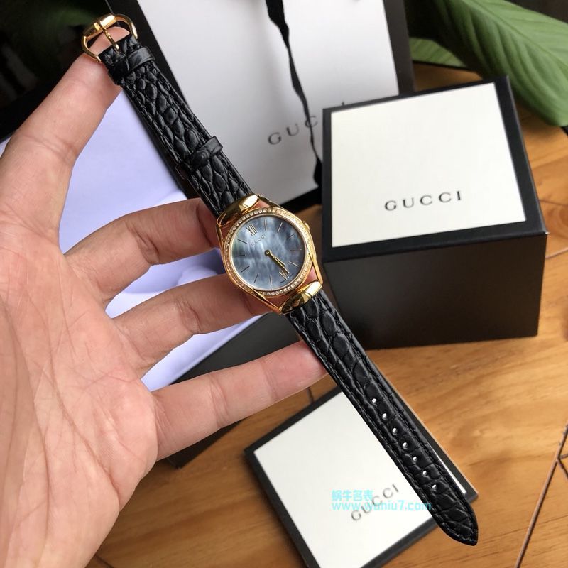 高端原单女装硬货！下手要快！Gucci新款真钻石英女表，表盘镶嵌52颗Vs1.1真钻、珍珠贝母面 / GUCCI KK11