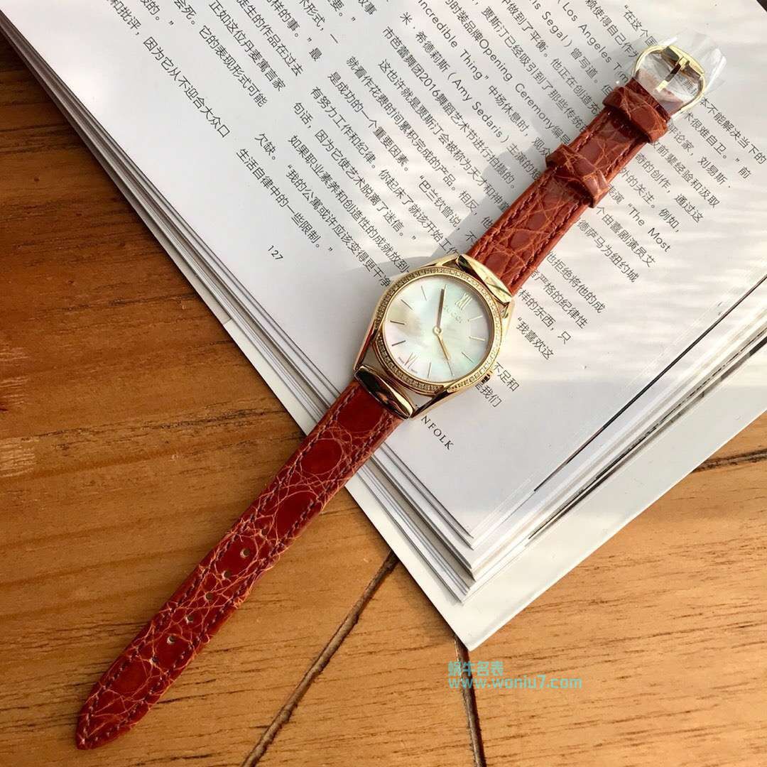 高端原单女装硬货！下手要快！Gucci新款真钻石英女表，表盘镶嵌52颗Vs1.1真钻、珍珠贝母面 / GUCCI KK11