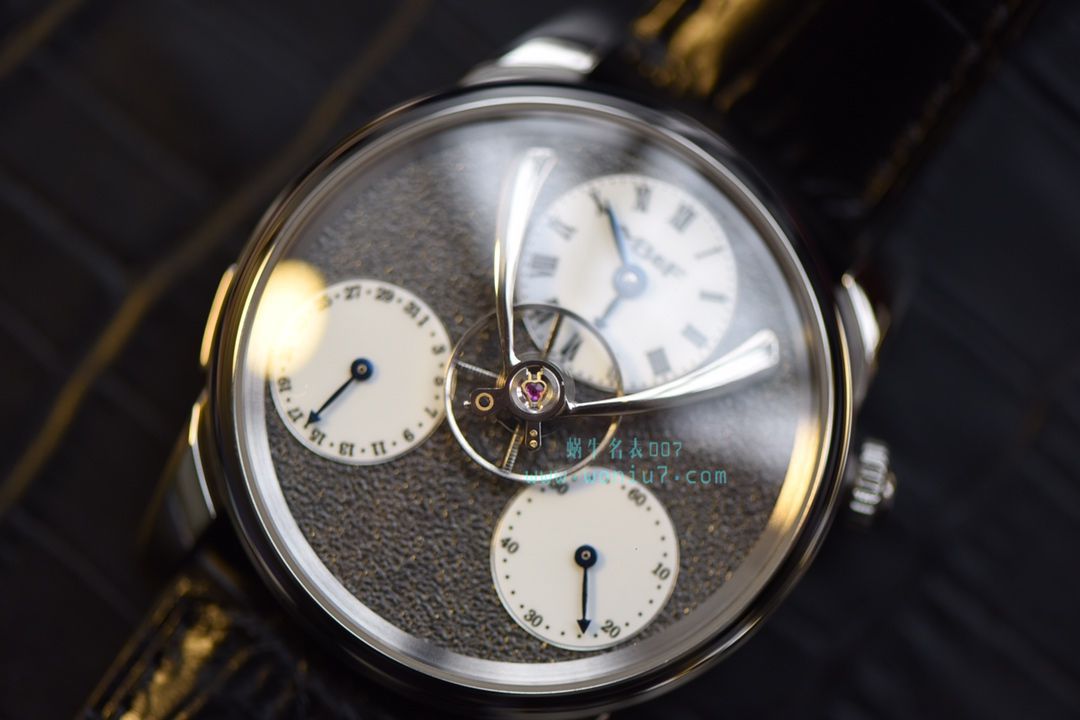 MB&F腕表新玩具 独立制表人作品 / MB&F01