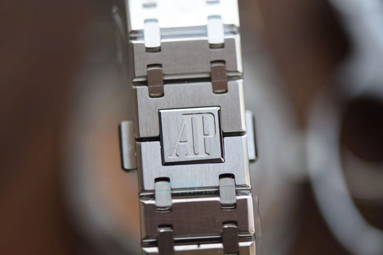 【JF一比一超A高仿手表】爱彼皇家橡树系列15202ST.OO.0944ST.03腕表 / AP152