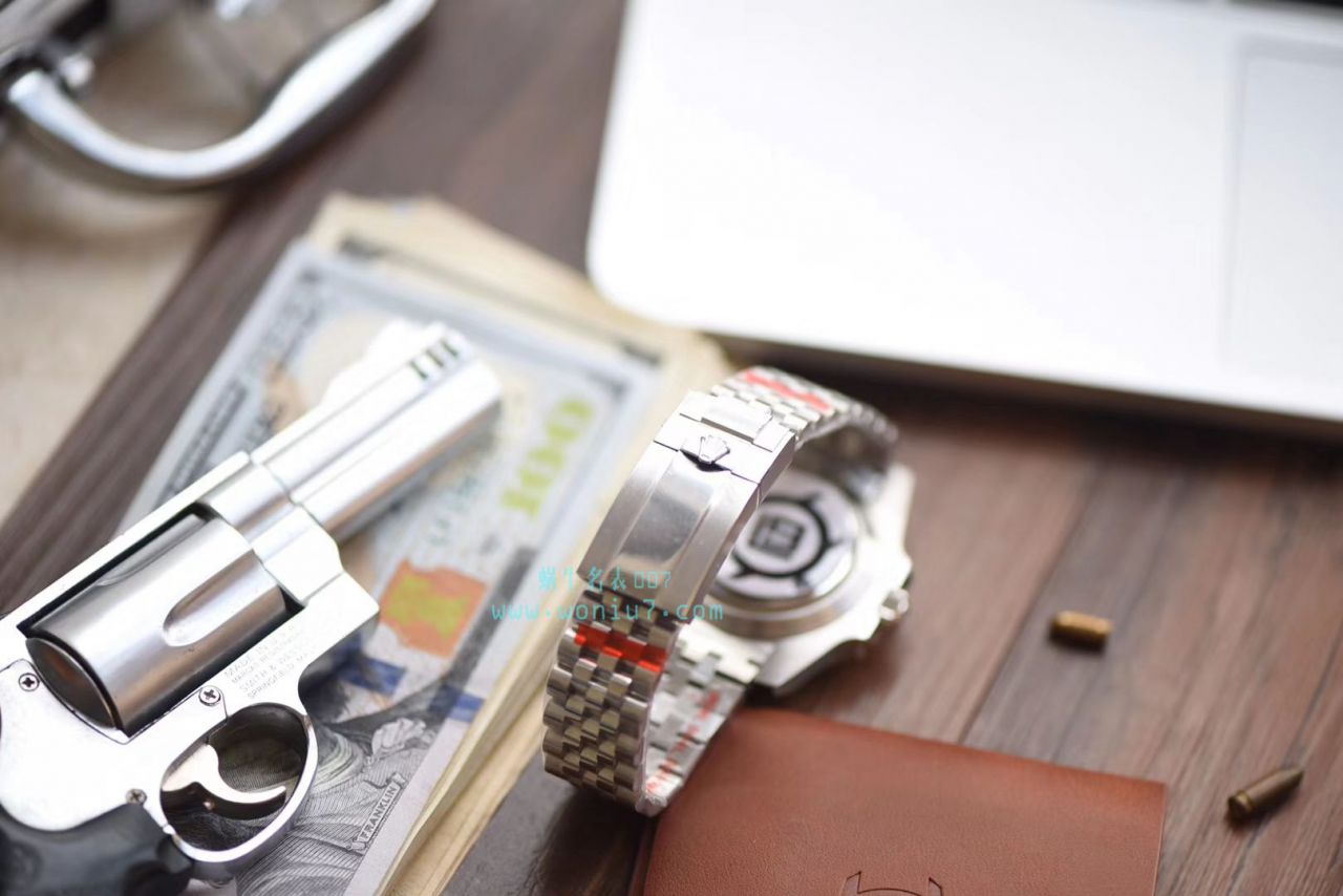 【V9厂出品，搭配五珠链】劳力士潜航者型顶级复刻高仿116610LN-97200 黑盘腕表(黑水鬼)、116610LV-97200 绿盘腕表(绿水鬼) / R268