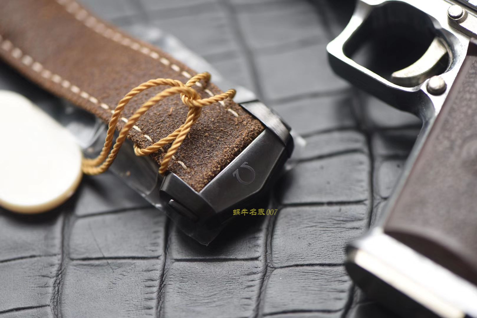 欧米茄超霸系列311.92.44.51.01.006腕表【OM厂一比一复刻高仿手表月之暗面】 / M351