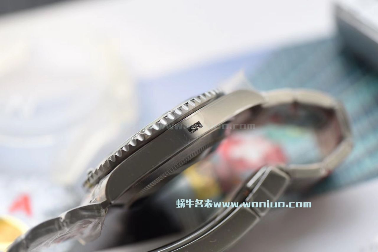 【NOOB厂V9版本一比一超A复刻高仿手表】劳力士潜航者型系列116610LV-97200 绿盘腕表【劳力士绿水鬼】、劳力士潜航者型系列116610LN-97200 黑盘腕表(黑水鬼) / R295