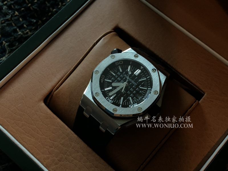 【JF一比一超A高仿】视频评测爱彼皇家橡树离岸型系列15703ST.OO.A002CA.01腕表，全新V9S超强版正式闪亮登场 / AP156