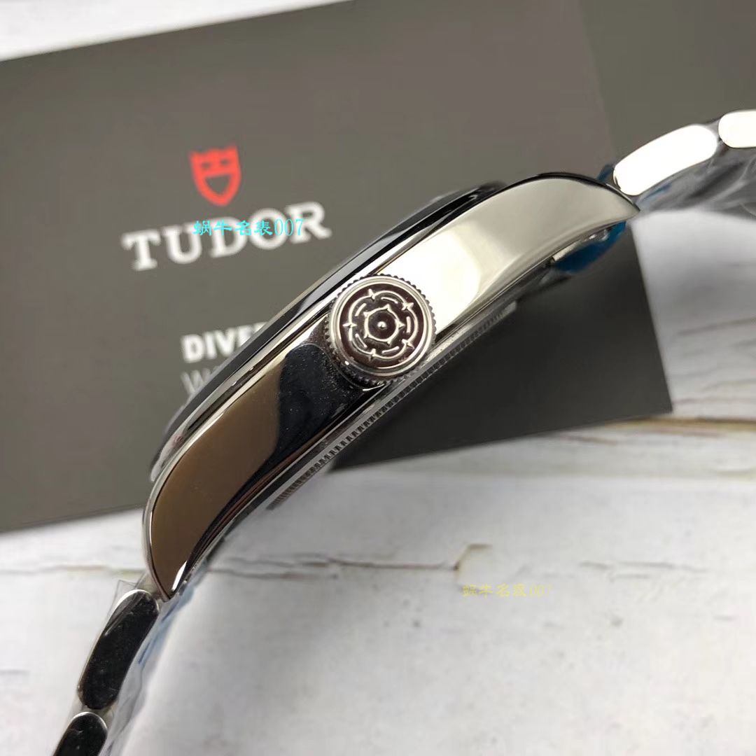 【渠道原单】帝舵碧湾系列M79540-0004腕表 / DT037