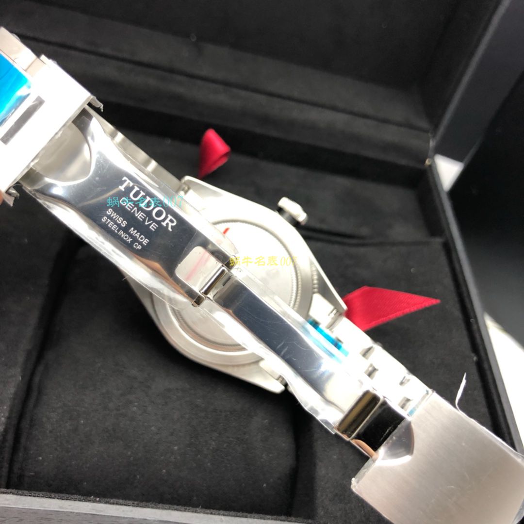 【渠道原单】帝舵碧湾系列M79540-0004腕表 / DT037