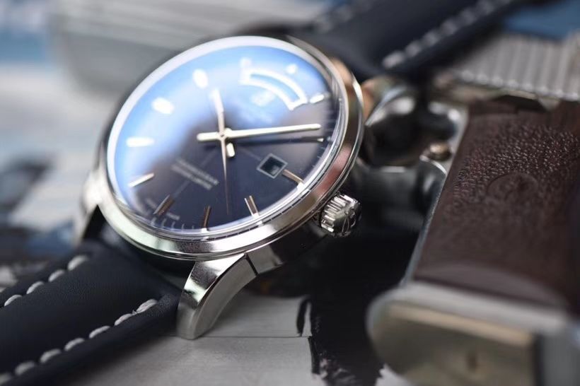 【视频评测复刻表和正品表的区别】V7出品百年灵越洋系列星期日历款超级副本 / BL100