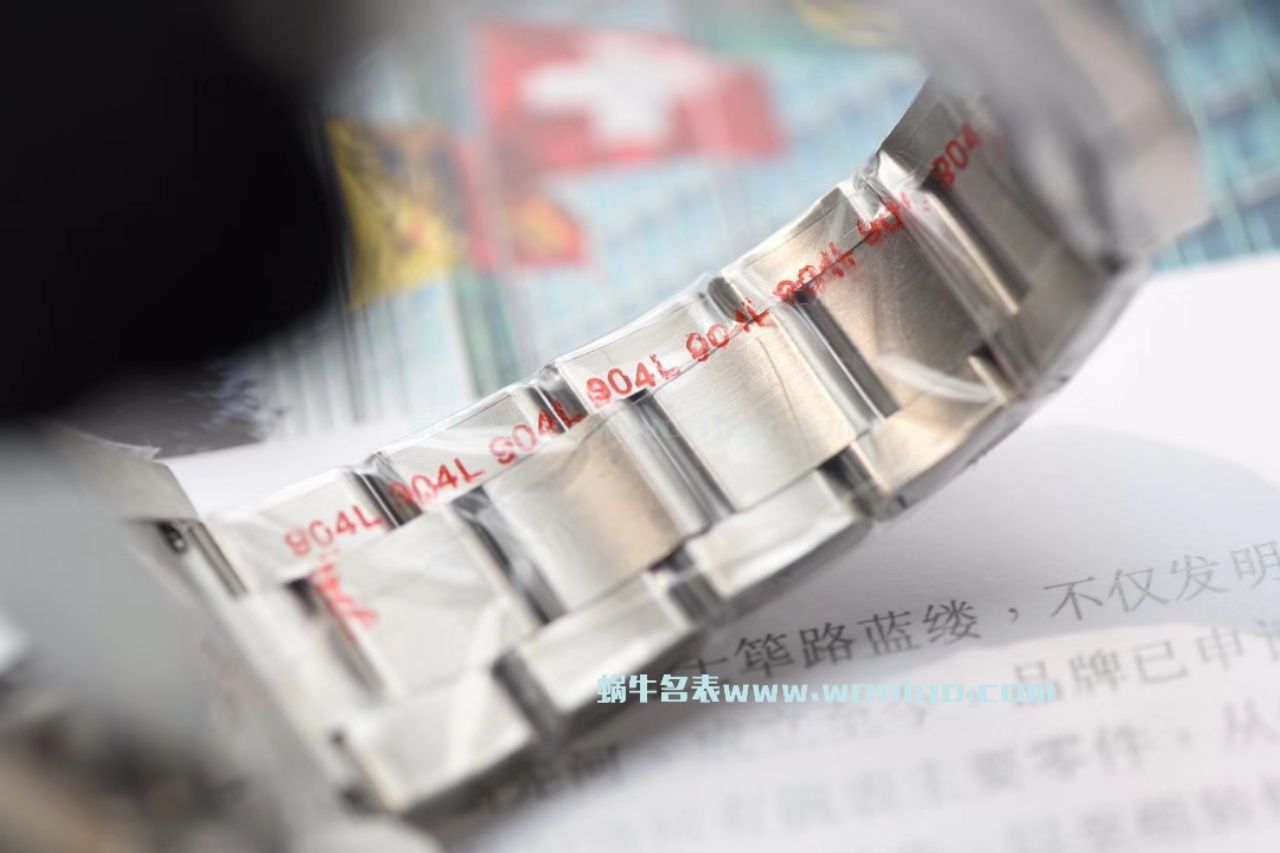 【哪里能买到好的瑞士复刻表】视频评测NOOB厂迄今为止最强ROLEX绿水鬼～V9版本黑水鬼 / FK07