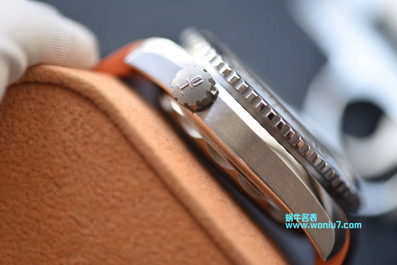 【视频评测vs厂复刻欧米茄手表】欧米茄海马系列215.32.44.21.01.001腕表VS四分之一橙终极版本 / M388