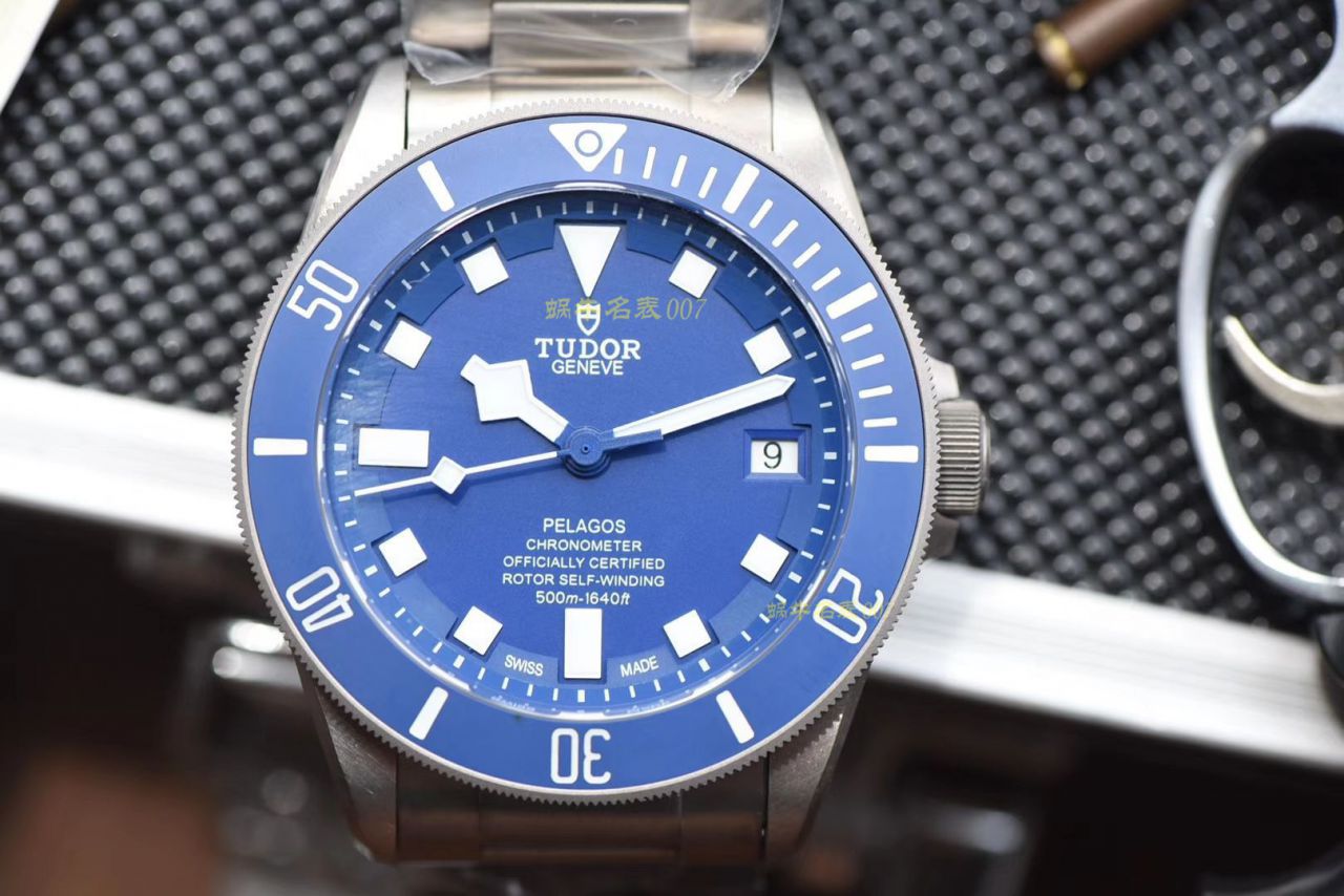 【独家视频测评】XF厂1:1超A高仿手表帝舵PELAGOS 25600TB蓝钛土豆蓝战斧 / DTbb017A