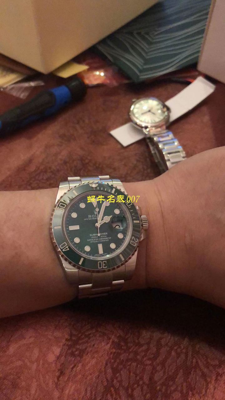 【哪里能买到好的瑞士复刻表】视频评测NOOB厂迄今为止最强ROLEX绿水鬼～V9版本黑水鬼 / FK07
