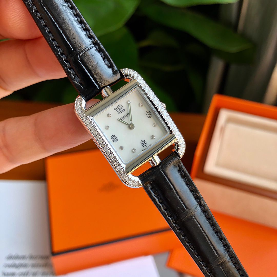 【高端定制真钻女表】爱马仕CAPE COD系列W044221WW00腕表 / HermA03