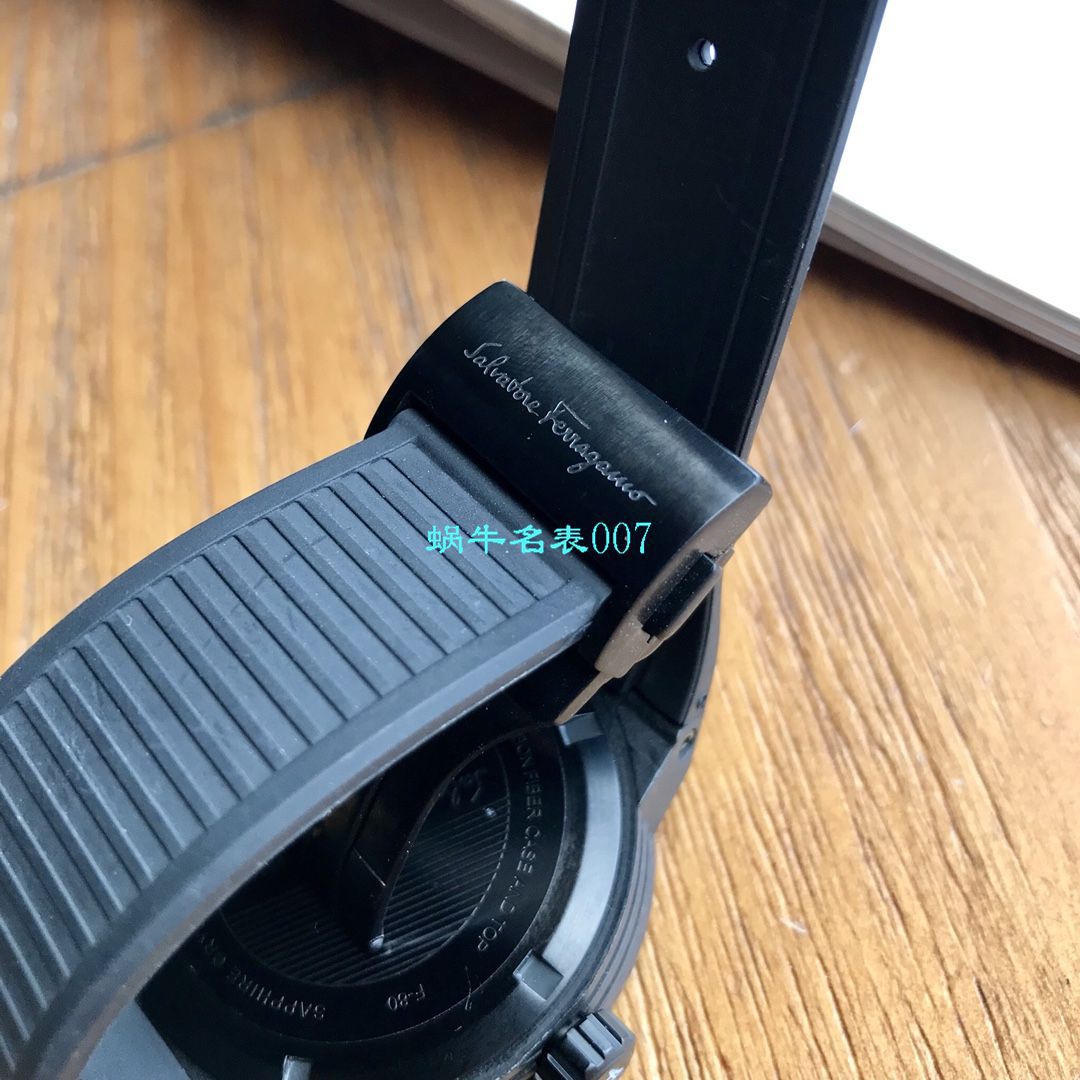 【渠道原单】菲拉格慕Ferragamo F-80系列碳素纤维男士腕表 / FEL011