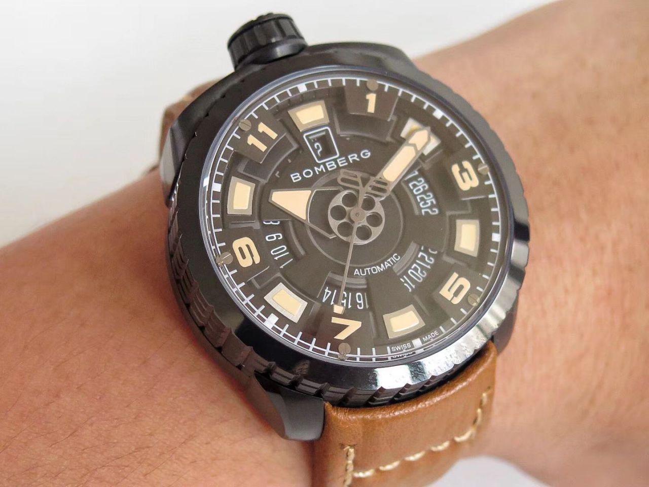 BB FACTORY 巧思之作【一表两用 奇思妙构】BBF出品BOMBERG BOLD系列腕表劲酷登场， / BB002