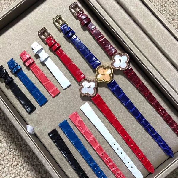 V&A厂2020年最新款高仿女表梵克雅宝ALHAMBRA系列VCARO8WT00,VCARO8SF00腕表