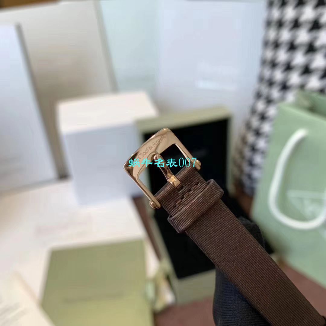 V&A厂2020年最新款高仿女表梵克雅宝ALHAMBRA系列VCARO8WT00,VCARO8SF00腕表 / VCA09