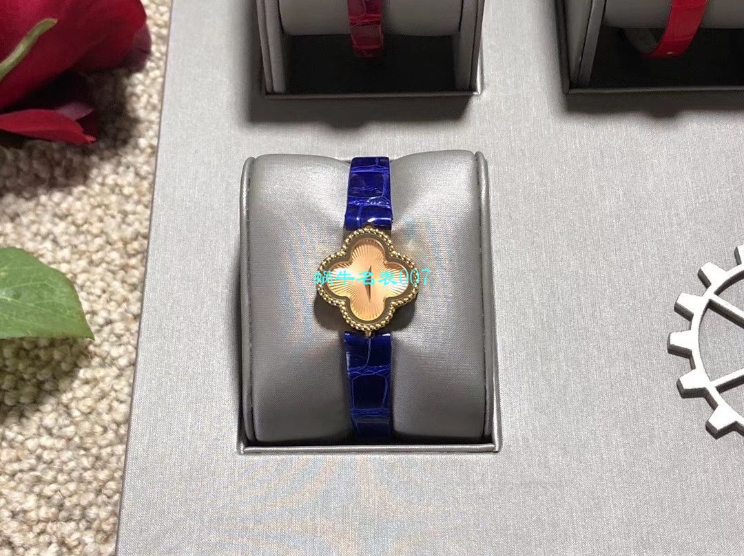 V&A厂2020年最新款高仿女表梵克雅宝ALHAMBRA系列VCARO8WT00,VCARO8SF00腕表 / VCA09