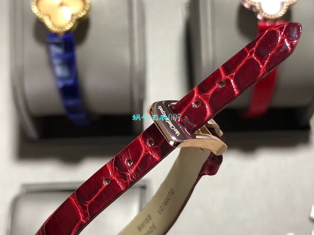 V&A厂2020年最新款高仿女表梵克雅宝ALHAMBRA系列VCARO8WT00,VCARO8SF00腕表 / VCA09