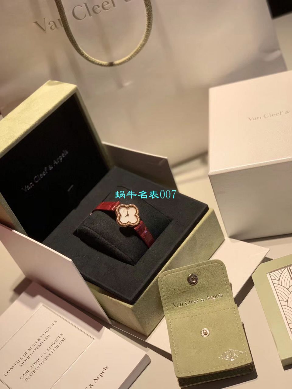 V&A厂2020年最新款高仿女表梵克雅宝ALHAMBRA系列VCARO8WT00,VCARO8SF00腕表 / VCA09