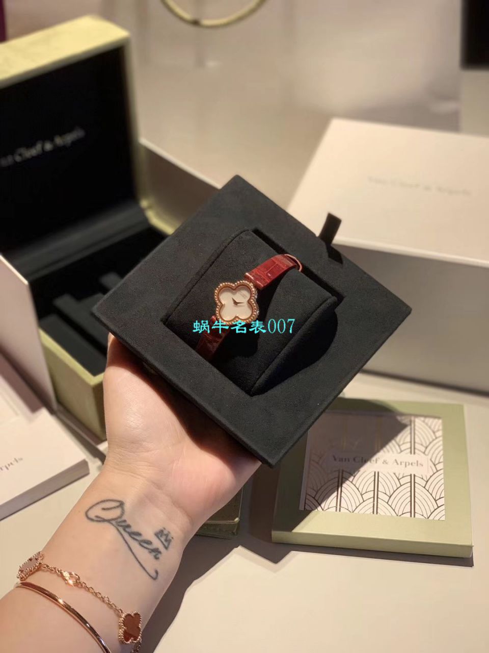 V&A厂2020年最新款高仿女表梵克雅宝ALHAMBRA系列VCARO8WT00,VCARO8SF00腕表 / VCA09