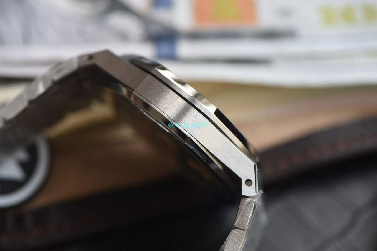 ZF厂超A高仿AP爱彼皇家橡树系列高仿15500ST.OO.1220ST.02腕表 / AP187