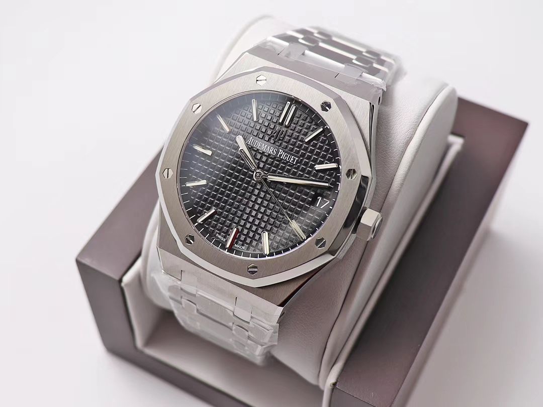 ZF厂超A高仿AP爱彼皇家橡树系列高仿15500ST.OO.1220ST.02腕表 / AP187