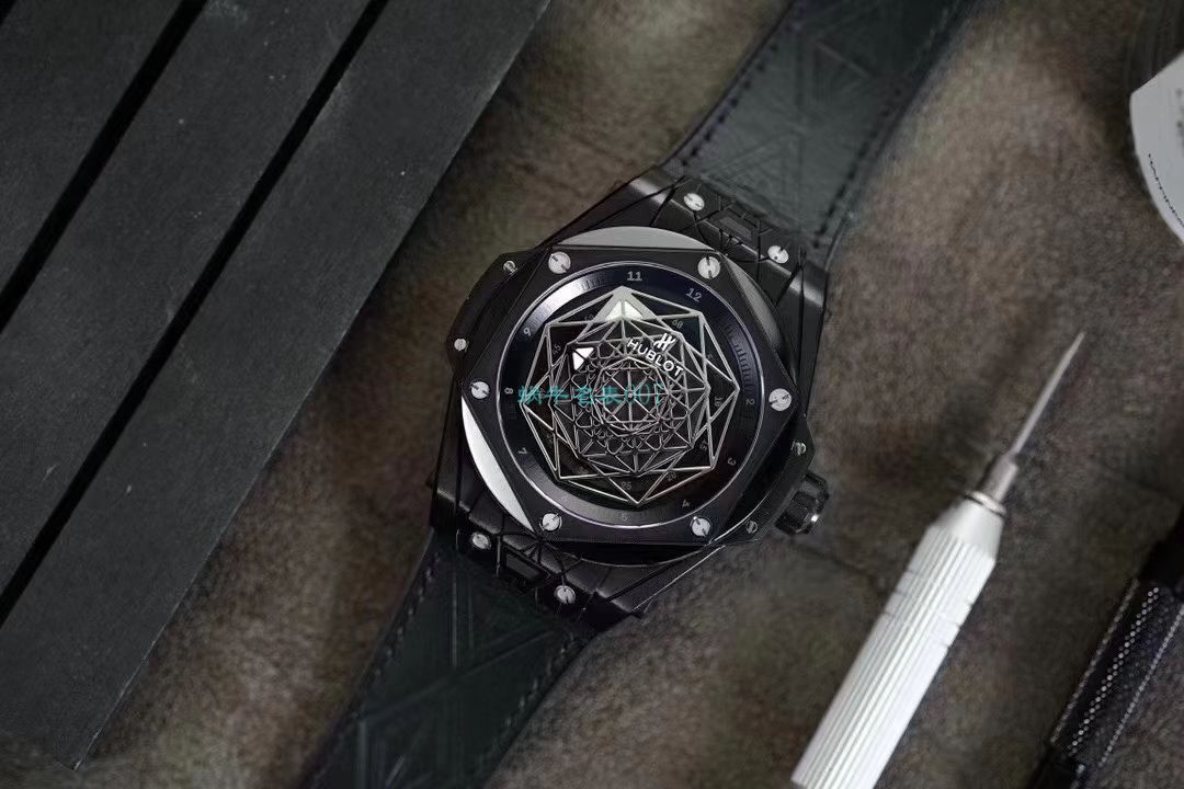 WWF厂顶级复刻手表宇舶SANG BLEU刺青415.CX.1112.VR.MXM18腕表 / YB083