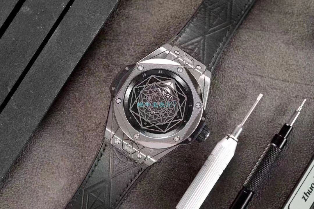 WWF厂超A高仿宇舶刺青系列415.NX.1112.VR.MXM16腕表 / YB086