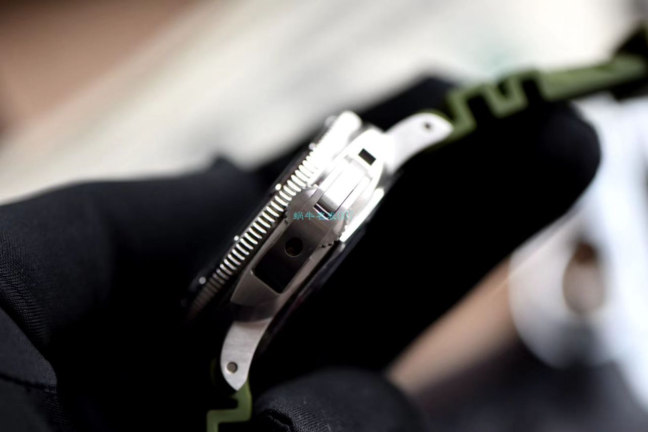 VS厂2020新款沛纳海复刻高仿PAM1055绿海魂绿盘42MM亚洲尺寸 / VSPAM1055