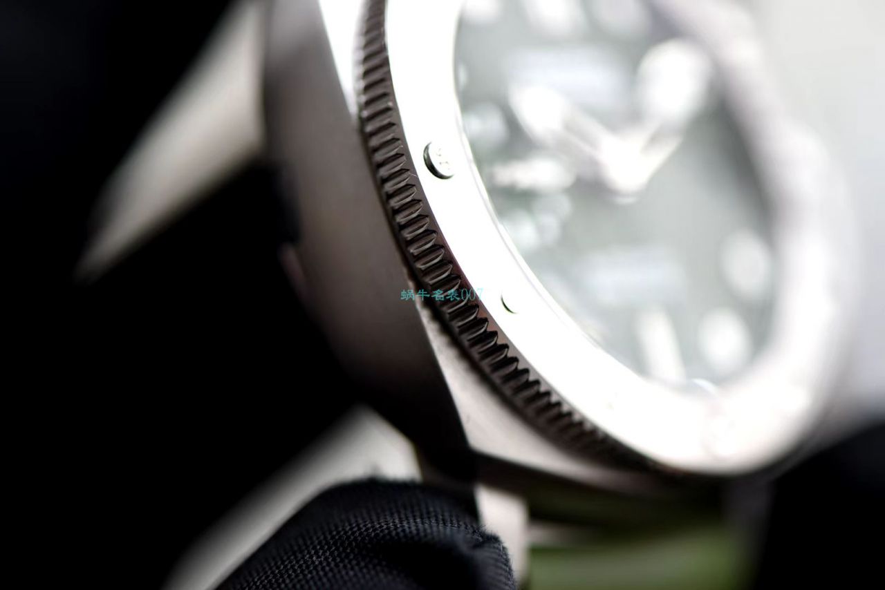 VS厂2020新款沛纳海复刻高仿PAM1055绿海魂绿盘42MM亚洲尺寸 / VSPAM1055