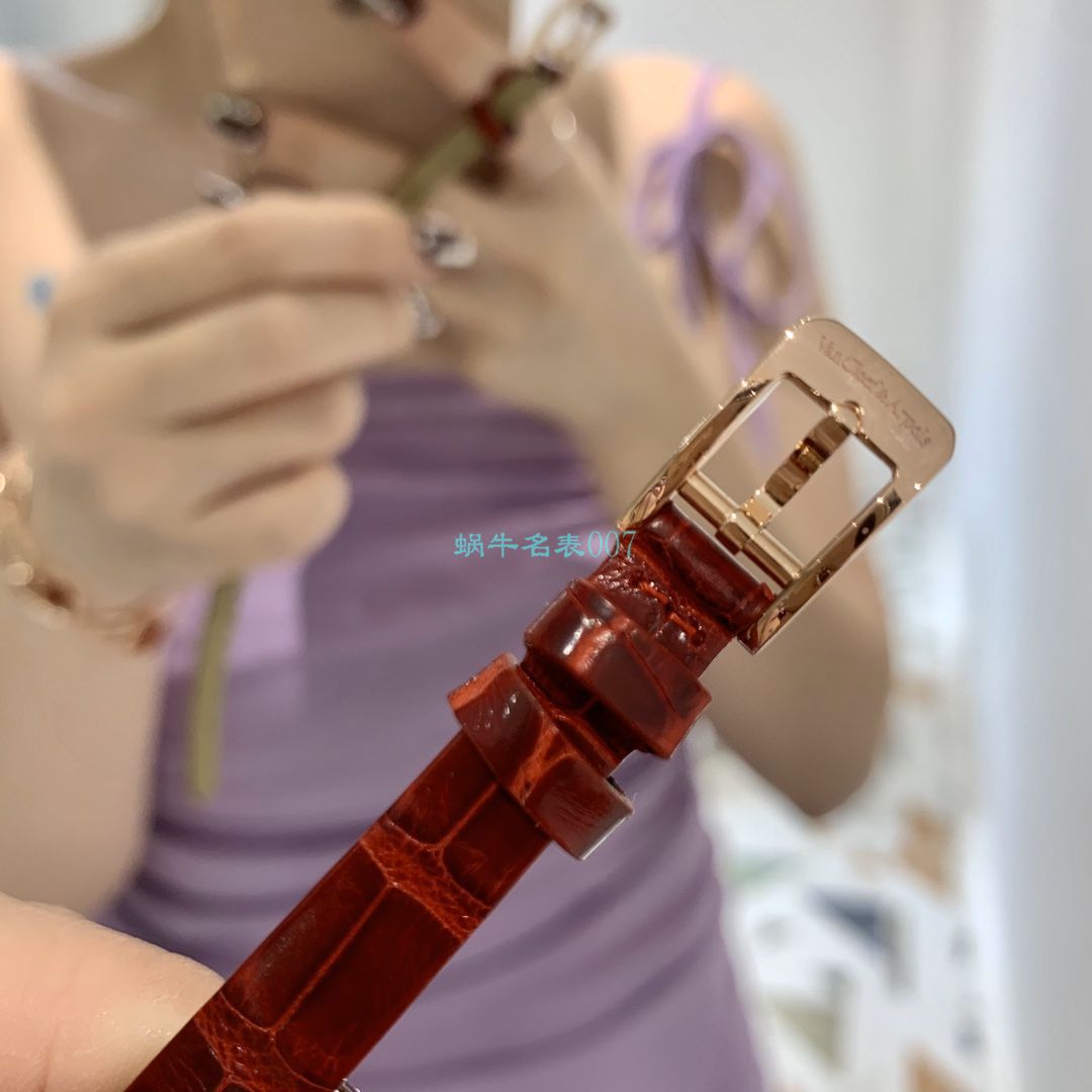 V&A厂2020年最新款高仿女表梵克雅宝ALHAMBRA系列VCARO8WT00,VCARO8SF00腕表 / VCA09