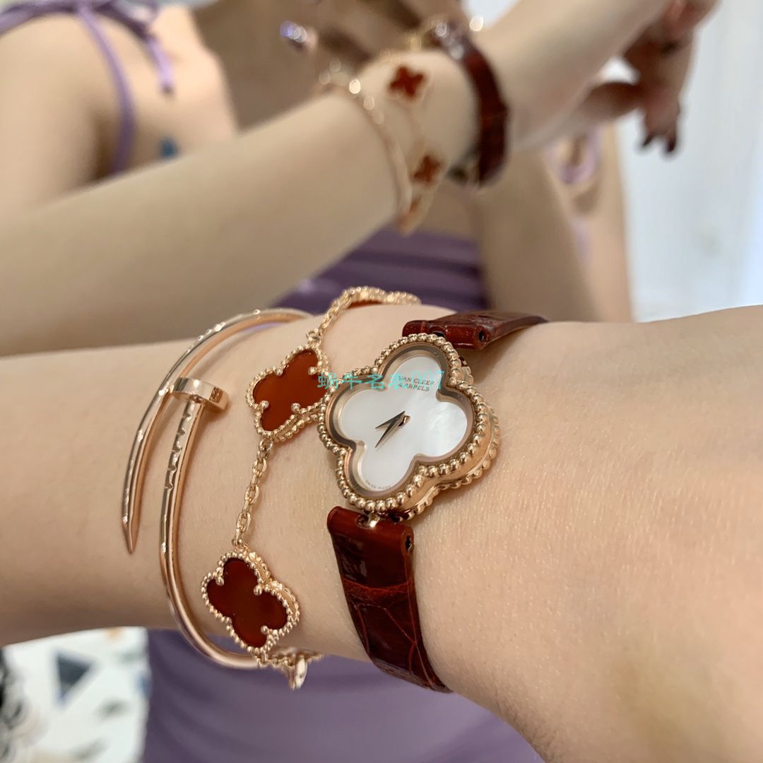 V&A厂2020年最新款高仿女表梵克雅宝ALHAMBRA系列VCARO8WT00,VCARO8SF00腕表 / VCA09