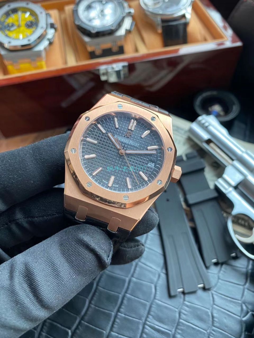 视频评测OM厂顶级复刻手表AP爱彼皇家橡树高仿15500OR.OO.D002CR.01腕表 / AP193