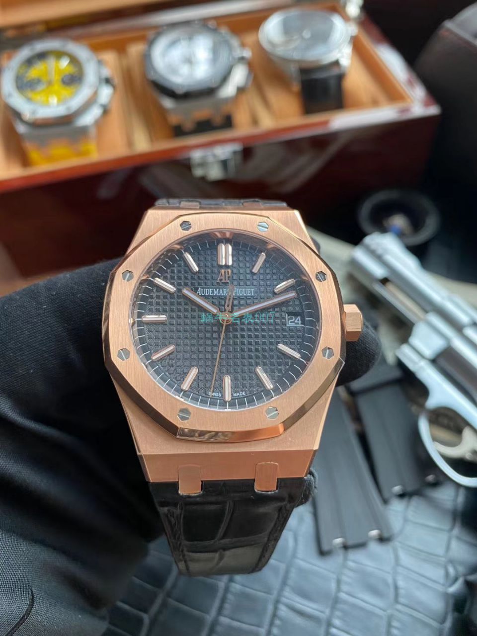 视频评测OM厂顶级复刻手表AP爱彼皇家橡树高仿15500OR.OO.D002CR.01腕表 / AP193