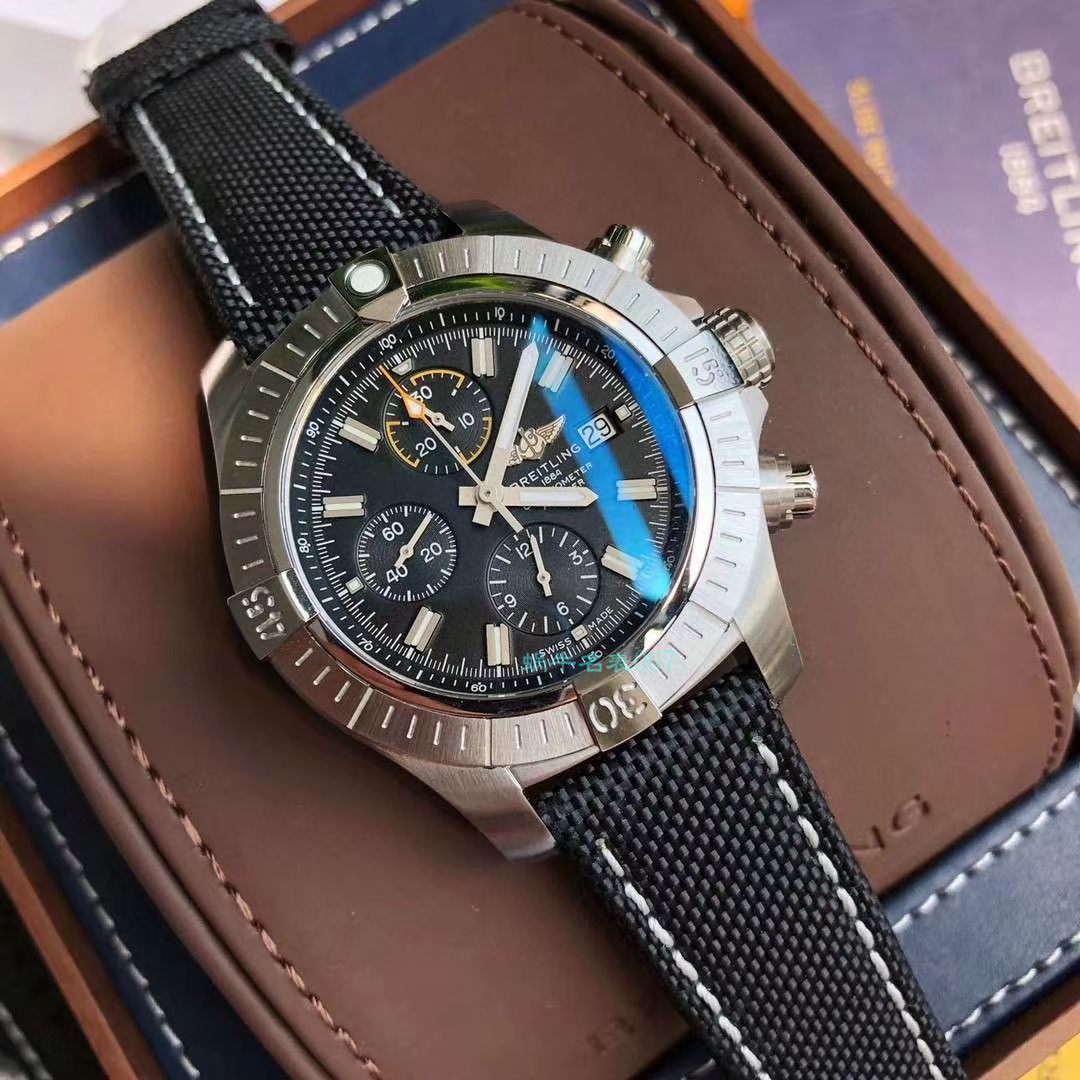 百年灵原单瑞士7750复仇者45计时系列A13317101B1X2腕表 / BL179